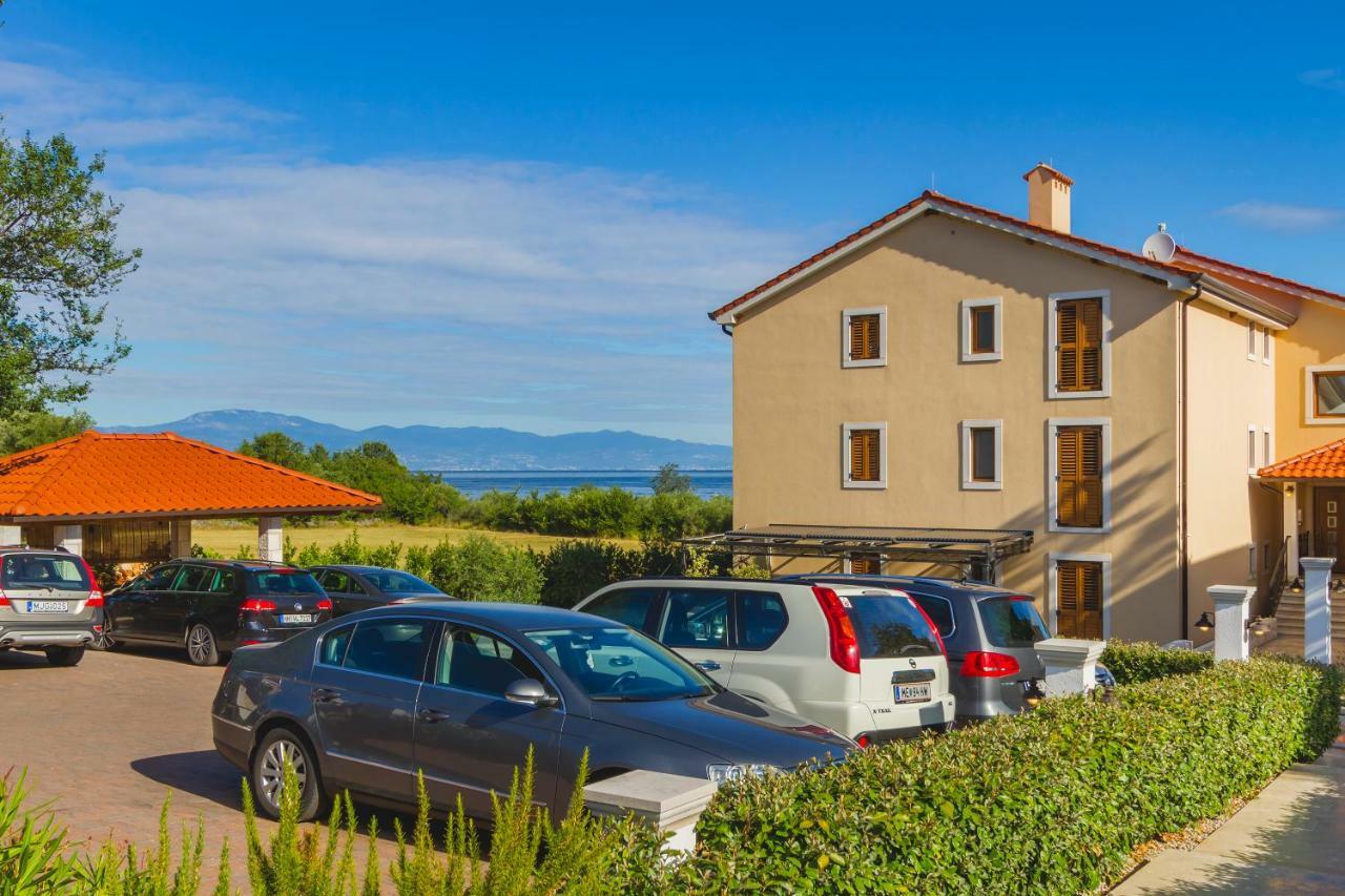 Luxury Apartments Villa Matea 2 Malinska Extérieur photo
